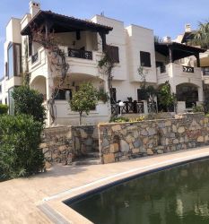 Bodrum Yalıkavakta Tilkicikte,Havuzlu sitede Dubleks 4+1 Villa