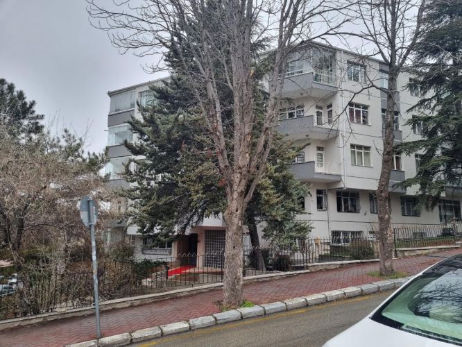 Çankaya Atakule Yakın,Merkezi Konumda Otoparklı 3+1+Giyim Odası