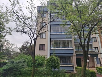 Söğütözü Anadolu Sitesinde, Merkezi Konumda 3+1, 4.Kat Asansörlü