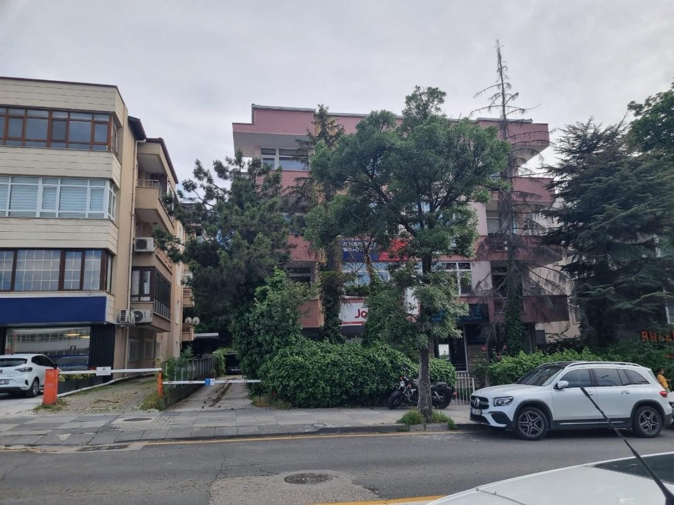 Çankaya Atakule Yakını, Hoşdere Caddesi Üzerinde, 2+1, Otoparklı