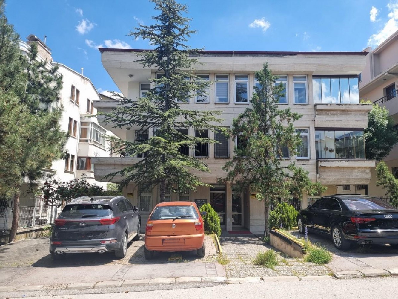 GOP Uğur Mumcunun Sokakta,  4+1, Ön Cephe