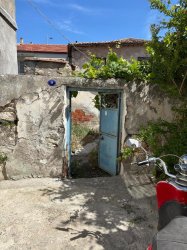 Urla Sanat Sokağına yakın müstakil ev