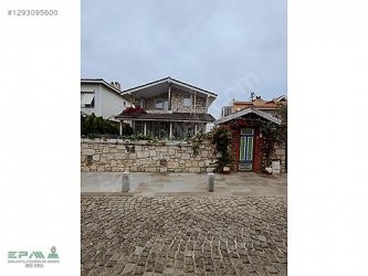 Urla Zeytinalanı Denize Sıfır Villa