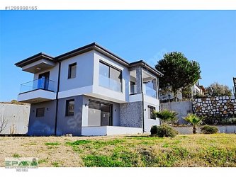 Ulamış Güzel Çiftlik evlerinde 1 dönüm arsa içinde satılık villa