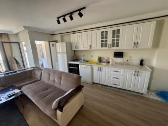 MALTEPE ZÜMRÜTEVLER`DE ARAKAT 2+1 KİRALIK DAİRE  