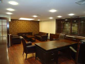BİR GAYRİMENKUL`DEN  400M2 DEKORASYONLU PLAZALAR BÖLGESİNDE