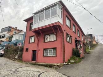 BİR GAYRİMENKUL`DEN DUBLEX 6+2 DENİZ MANZARALI MUSTAKİL EV