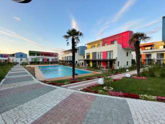 YABANCI AİLE VEYA BEKARA SİTE İÇİNDE KOMPLE EŞYALI 2+1DAİRE