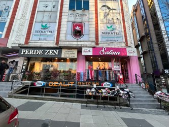TEK YETKİLİ BİR GAYRİMENKUL`DEN KAVACIK ANA CADDE ÜZERİ 2 DÜKKAN