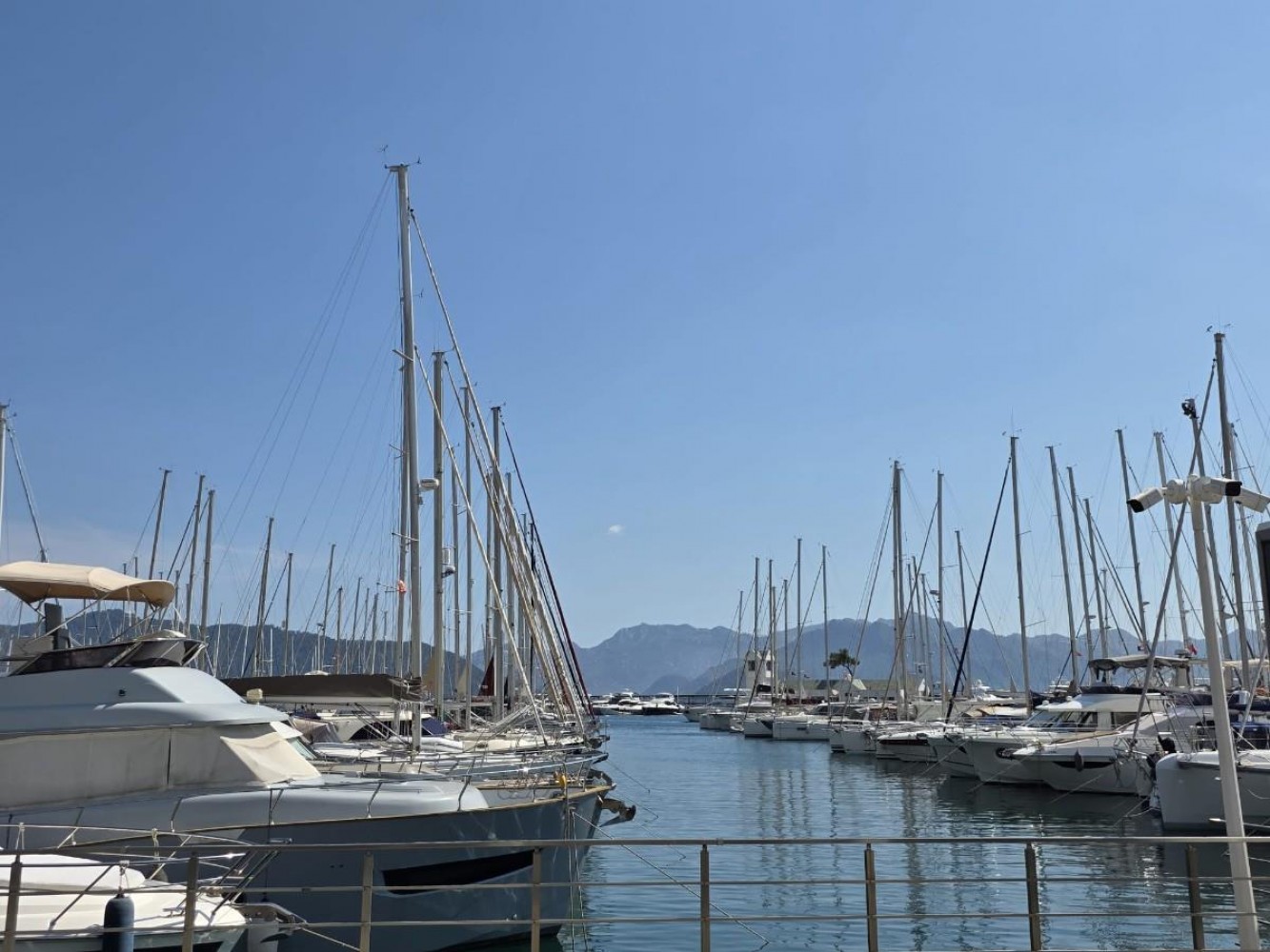 Marmaris Marinada Deniz Manzaralı Kiralık Ofis