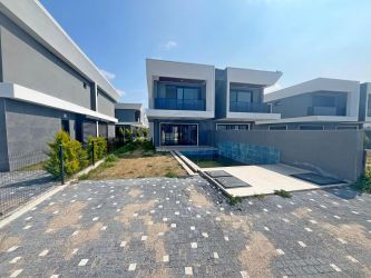 Kuşadası Davutlarda Özel Havuzlıu 3+1 Dubleks