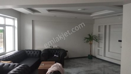 Damla emlaktan hikmet ışık cad.satılık büro 2+1 