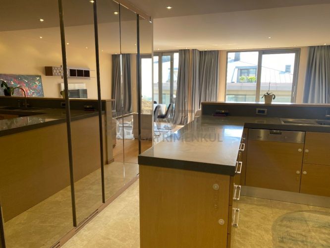 List İstinye de Deniz Manzaralı Düz Daire 