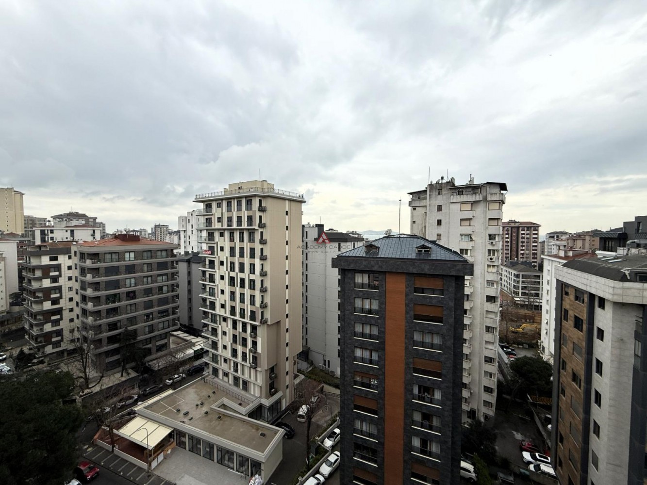 ŞAŞKINBAKKAL`DA BAĞDAT CADDESİ`NE 1. PARALEL SIFIR 160 M² NET KATTA TEK 4,5+1