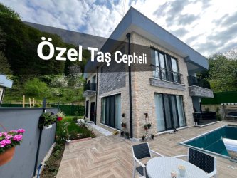 ARİFİYEDE MUHTEŞEM GÖL MANZARALI ÖZEL YAPILMIŞ VİLLA