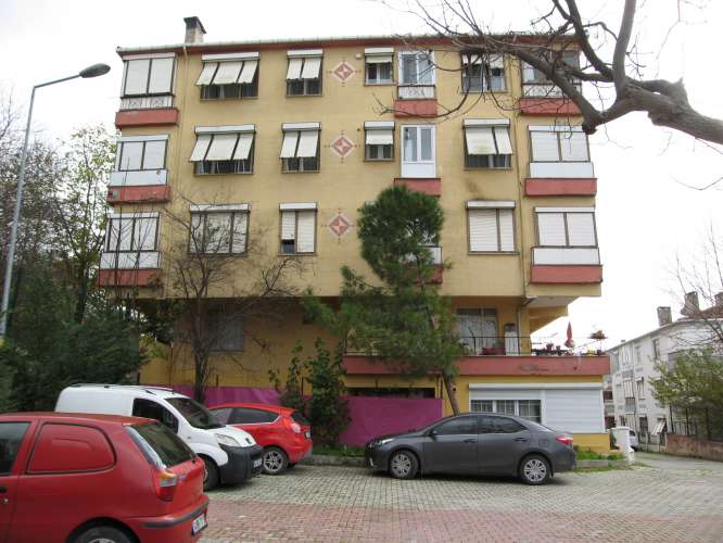 Satılık, kiralık ev, daire, işyeri, arsa ilanları ile hizmetinizdeyiz
