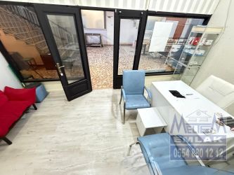 BAKIRKÖYDE MERKEZİ KONUM İŞHANINDA ACİL SATILIK DÜKKAN