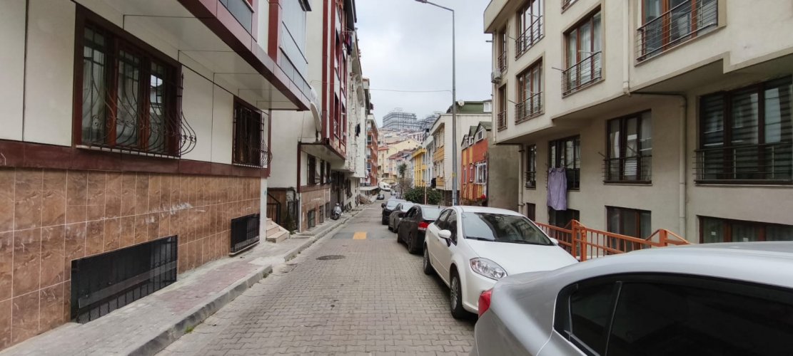 KAĞITHANE MERKEZ 2 ODA 1 SALON  ARKA BAHÇELİ SATILIK DAİRE