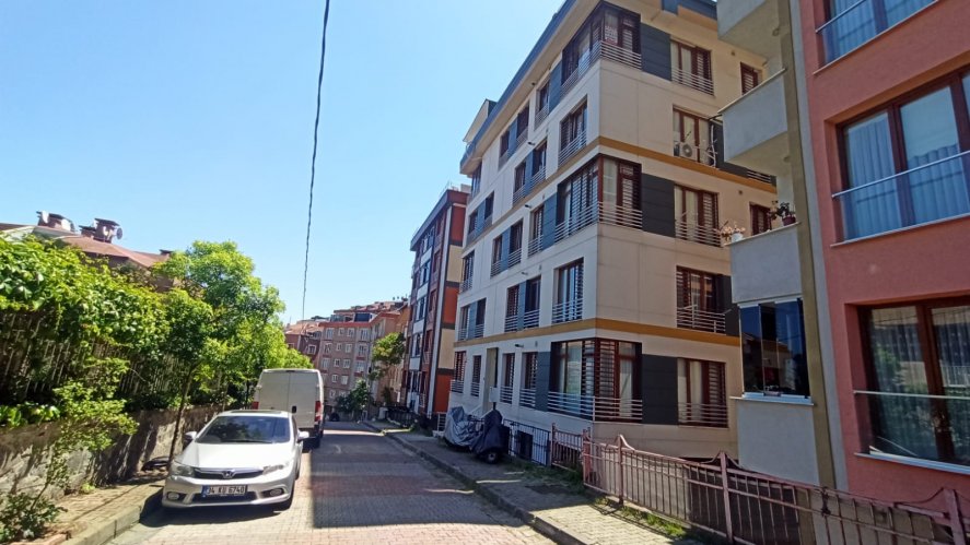 KAĞITHANE MERKEZ OSMANPAŞADA 2+1 ARA KAT SATILIK DAİRE