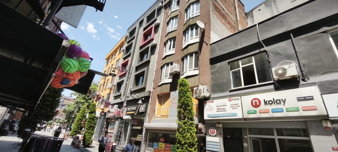 KAĞITHANE YEİÇARŞIDA KİRALIK OFİS 1+1 İŞYERİ