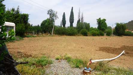 KİRALIK ARSA- Nazar Emlak`tan Turgutreis`te 9500 m2 içinde sondajı olan arsa Ref-2125