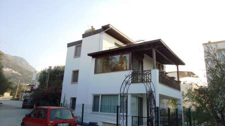 NAZAR EMLAK`TAN TURGUTREİS MERKEZ`DE SATILIK ÜST DUBLEKS REF-2141