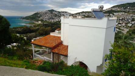 BODRUM GÜMÜŞLÜK TE HAVUZLU SİTEDE YILLIK KİRALIK TRİPLEKS VİLLA REF-2398