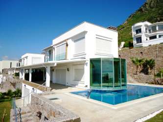 TURGUTREİS`TE PANORAMİK MANZARALI ÖZEL HAVUZLU LÜKS VİLLA. REF-407-1