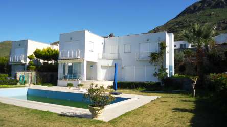 NAZAR EMLAK`TAN TURGUTREİS MERKEZDE MÜSTAKİL havuzlu VİLLA REF-2404