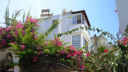 Nazar Emlak`tan  Bodrum Turgutreis `de Tripleks Villa  REF-2291