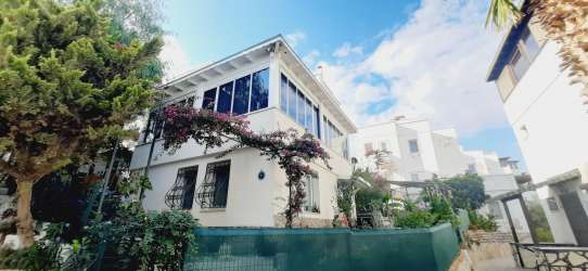 NAZAR EMLAK`TAN BODRUM AKYARLARDA MANZARALI SATILIK  TRİPLEKS VİLLA REF-2900