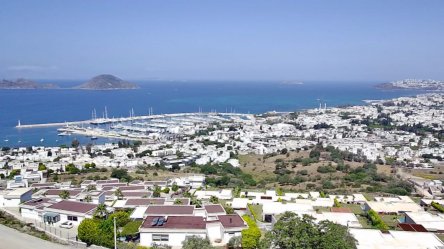 BODRUM TURGUTREİS MERKEZDE FULL DENİZ MANZARALI ARSA REF-2827