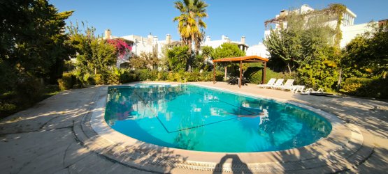 NAZAR EMLAK`TAN  BODRUM TURGUTREİS  MERKEZDE   3+1 DAİRE REF-2979