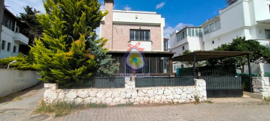 NAZAR EMLAK TAN BODRUM TURGUTREİS MERKEZDE  3 +1   VİLLA REF-3276
