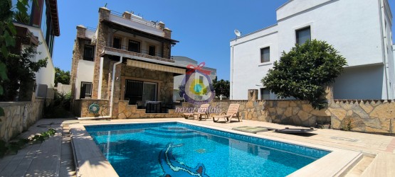 BODRUM TURGUTREİS TE ÖZEL HAVUZLU SATILIK VİLLA