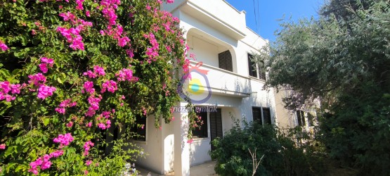 NAZAR EMLAK TAN BODRUM TURGUTREİS `TE DENİZE 0 SİTE İÇİNDE  2 +1   VİLLA REF-3297