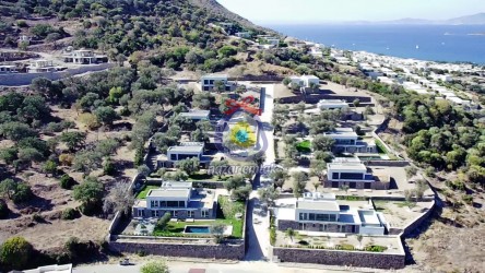 NAZAR EMLAK`TAN BODRUM TURGUTREİS`TE  MUHTEŞEM MANZARALI VİLLA REF-3315