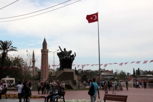 Antalya Şehir Merkezinde KİRALIK 3 YILDIZLI SIFIR OTEL 