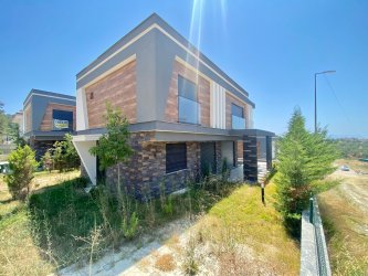ÖZEL HAVUZLU, HAMAM-SAUNALI MÜSTAKİL 5+1 VİLLA