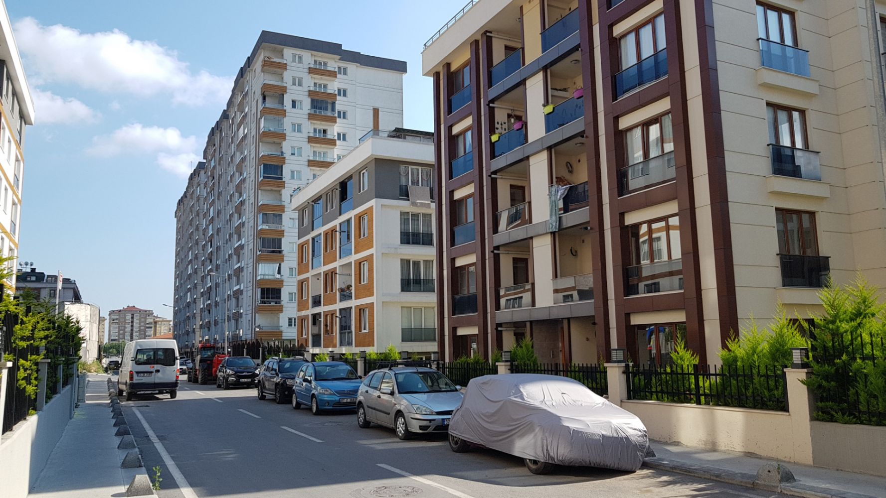 BEYLİKDÜZÜ KAVAKLI TOPLU KONUT BÖLGESİNDE SATILIK LÜKS DAİRELER Satılık