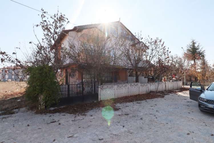 Kütahya Yoncalı`da Fizik Tedavi Hastanesine Yakın Satılık Müstakil Ev