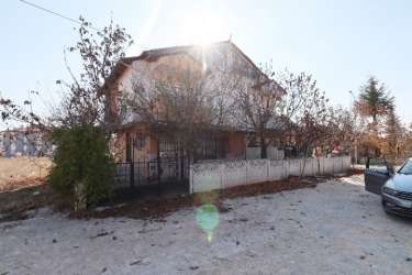 Kütahya Yoncalı`da Fizik Tedavi Hastanesine Yakın Satılık Müstakil Ev