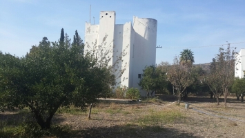 SÜPER YATIRIM FIRSATI--BİTEZ`DE DENİZE 150 METRE MESAFEDE SATILIK 2000 M2 ARSA VE EV