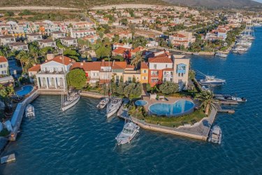 Alaçatı Port Projesinde Kupon Satılık Arsa