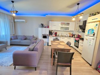 Çiğli Havuzlu Site İçinde 2+1 Satılık Daire