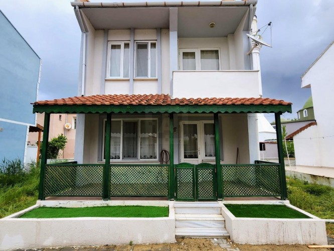 Enez Sahil Camii Yanında Eşyalı Satılık Yazlık