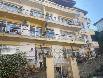 İSTİNYE MERKEZDE SAHİLE 50 M2 MESAFEDE 1+1 KİRALIK DAİRE