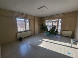 Kavacık Merkezde Prestijli ve Fonksiyonel Kiralık Ofis Katı