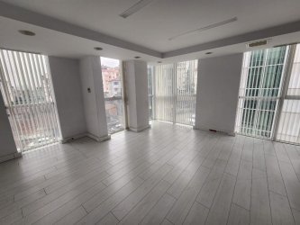 Kavacık Merkez`de Prestijli & Tam Dekorasyonlu Butik Plaza Katı