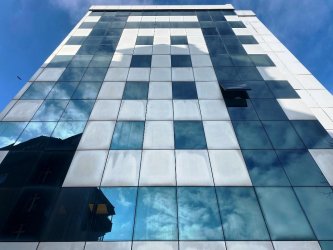 KAVACIK MERKEZDE KİRALIK 240M2 KISMİ MÖBLELİ PLAZA KATI